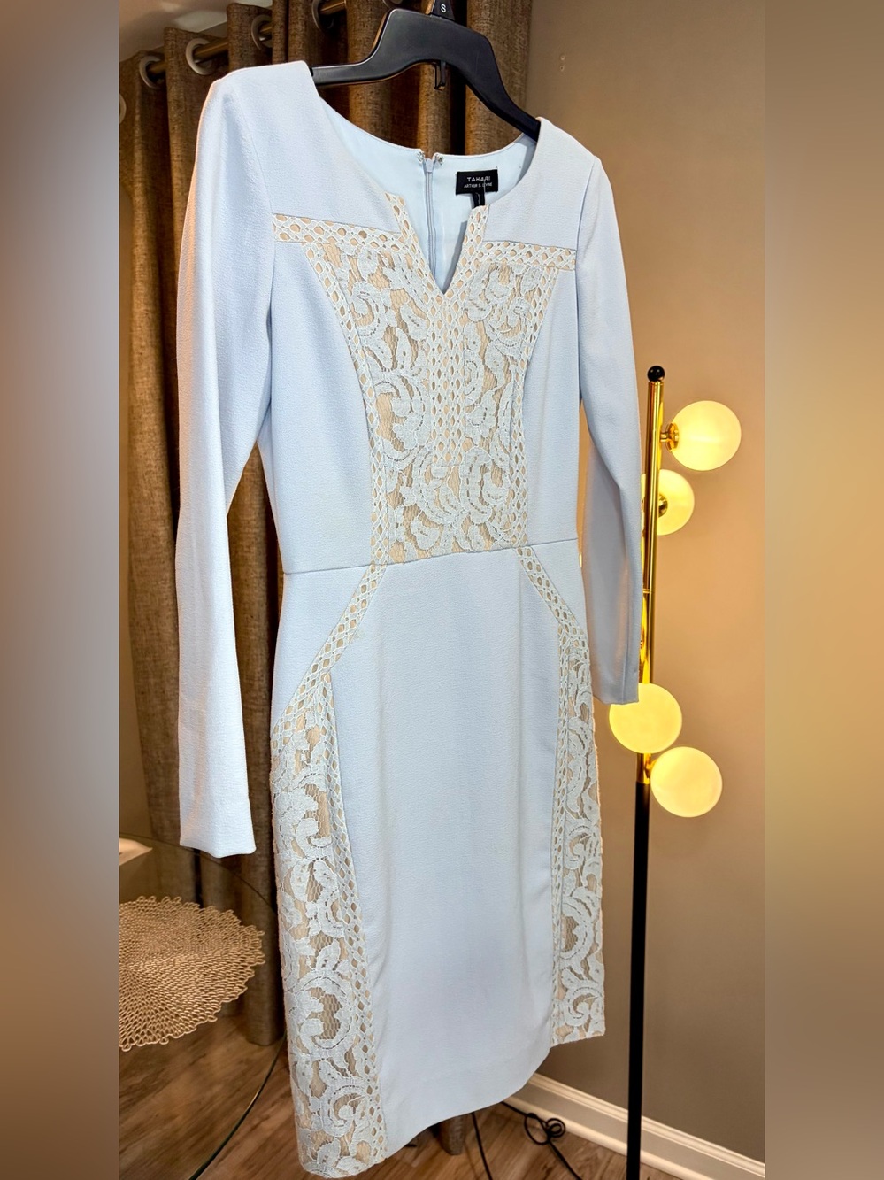 Tahari Arthur S. Levine. Pale Blue Lace-Accent Long Sleeve Dress -Size 2.